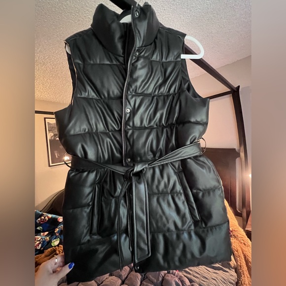 Levi’s Belted leather Vest - Picture 2 of 2